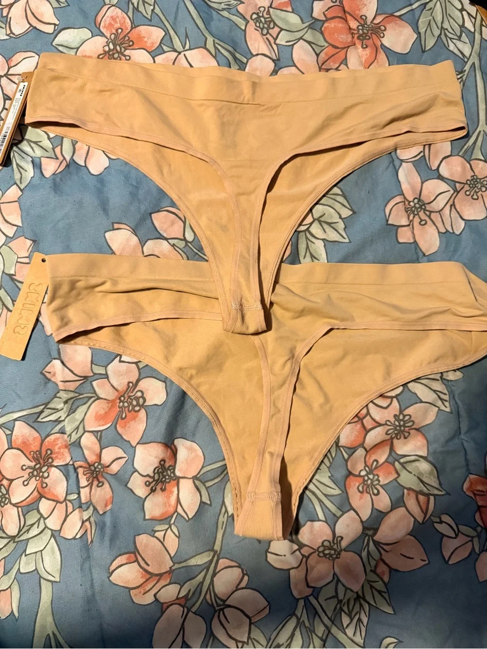 SKIMS Seamless High-Waist Briefs in Nude